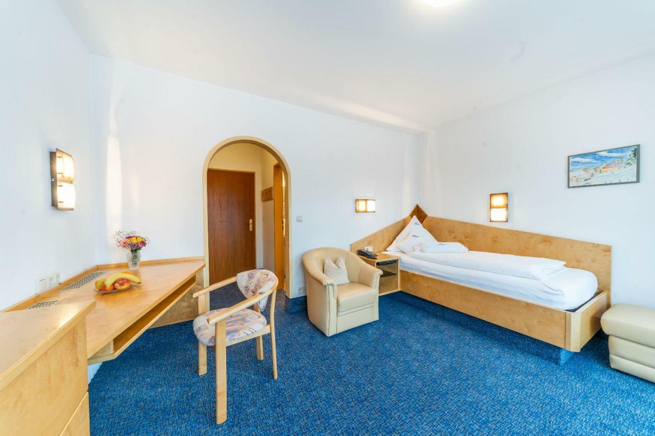 Hotel Alpenhof バート・ヴェリスホーフェン エクステリア 写真