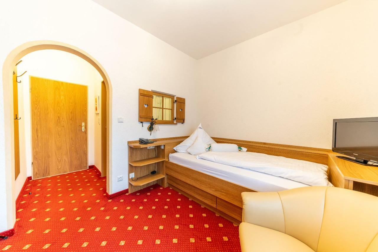 Hotel Alpenhof バート・ヴェリスホーフェン エクステリア 写真